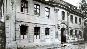 Historische Aufnahme der alten Garnisonschule