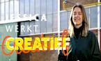 Foto van een werknemer van de gemeente Vlissingen met de tekst: 'Jessica werkt creatief'