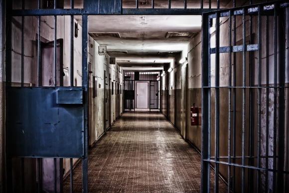 Geheime Affäre führt zu Handyschmuggel in Justizvollzugsanstalt (© Stocker - stock.adobe.com)
