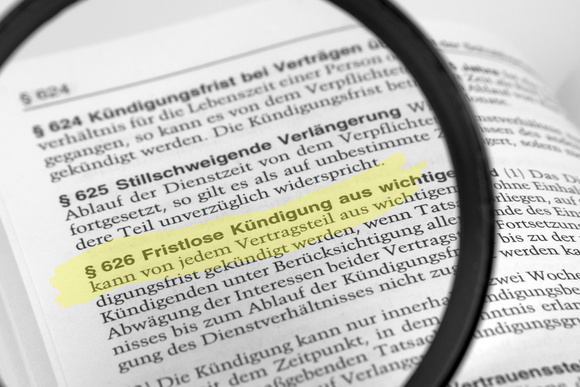 Fristlose Kündigung? Diese Fehler kosten Ihren Job! (© M.Schuppich - stock.adobe.com)